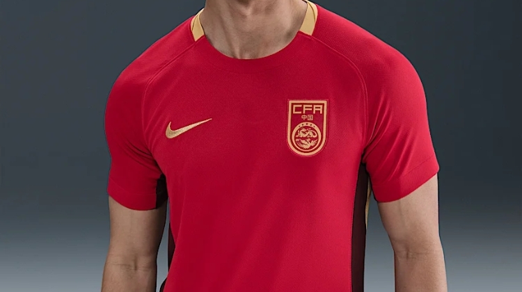 足球-好看吗？耐克发布国足2025年新款主场球衣，一睹为快！