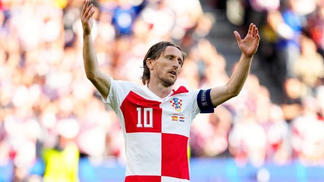 1718506874381066008.jpg FIFA Club World Cup-莫德里奇:克罗地亚表现不差 之后两场会拼搏