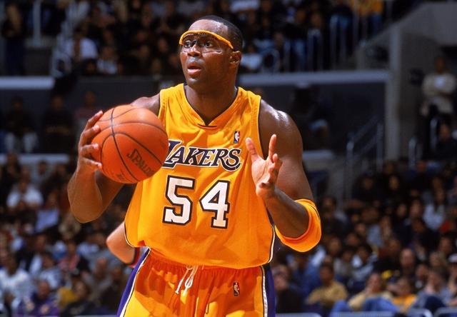 FIFA Club World Cup-科比乔丹有何不同？ “眼镜蛇”格兰特：如果科比是A乔丹是A+