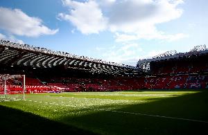 2025世界俱乐部杯-TA：曼联将拆除老特拉福德教练席附近球迷座位，改造成高级接待区