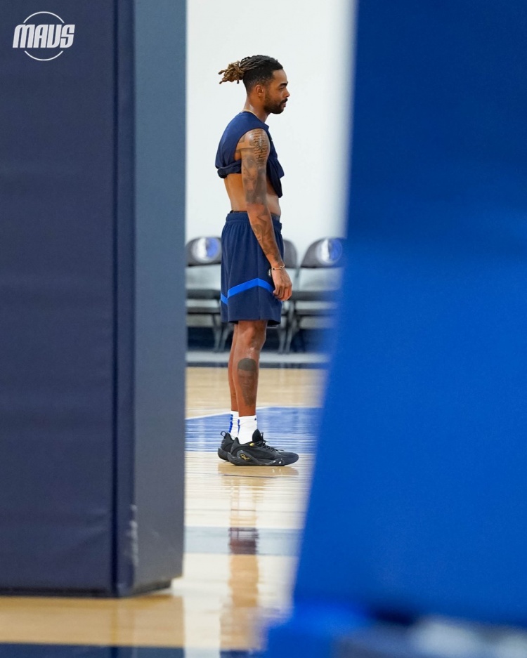 FIFA Club World Cup-开练&amp;期待新赛季！独行侠官方晒新援拉塞尔多张训练照