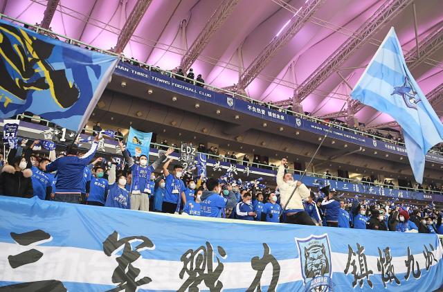 足球-中超第一阶段总结：新三强成型 外教练级球迷回归