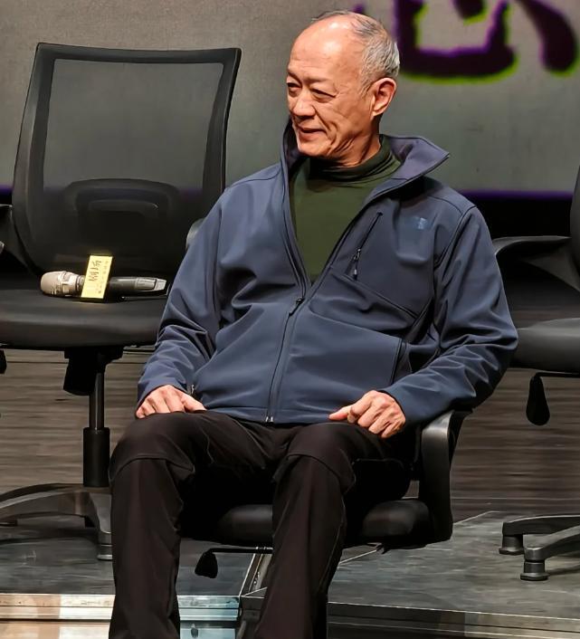 FIFA Club World Cup-老戏骨上海再聚首，李立群满脸痘坑，金士杰干瘪，林依晨板牙抢镜